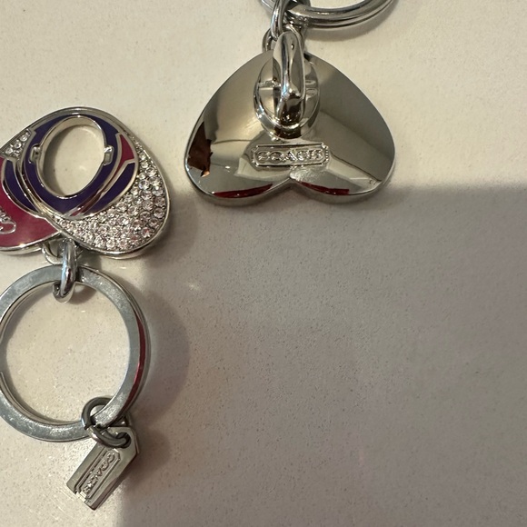 COACH Swarovski Crystal Enamel Heart Turnlock Valet Key Ring Bag Charm - Picture 7 of 11